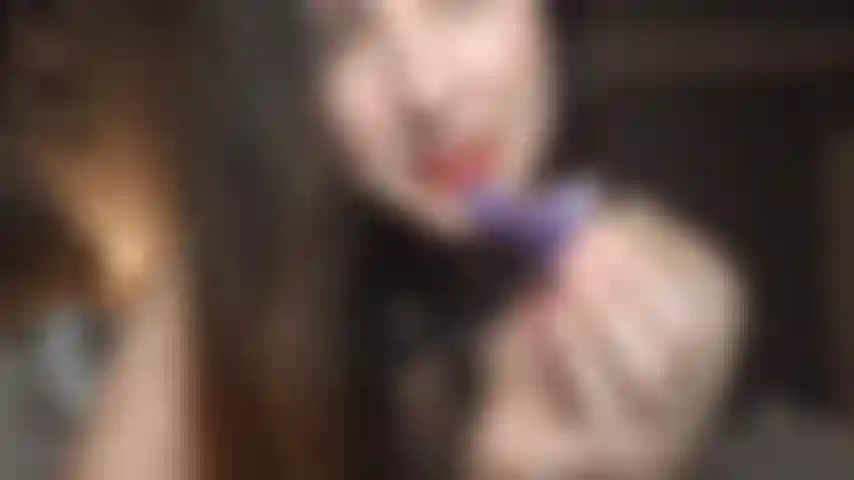 Sph pov mit winzigem dildo: in diesem clip erzähle ich dir, wie unbedeutend dein kleiner penis ist, während ich dich necke, indem ich einen winzigen penis lecke und streichle. Ich zeige meinen körper, um die verletzung noch schlimmer zu machen.