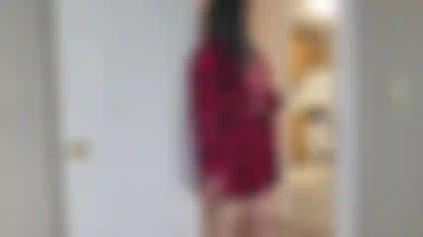 Stiefschwester joi: wir sind allein zu hause und ich beschließe, in dein zimmer zu kommen! Während ich in deiner tür stehe, entdecke ich, dass du etwas von meinem schmutzigen höschen hast ... Dann beschließe ich, etwas spaß mit dir zu haben!