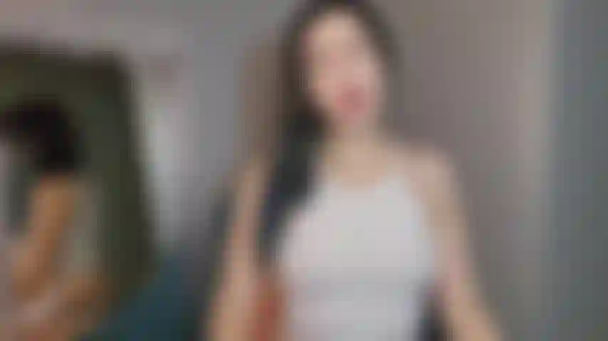 Joi und verleugnet: ich trage nur ein winziges oberteil und tanga-unterwäsche und führe dich durch eine sehr sexy neckerei, während ich dich ermutige, für mich zu wichsen. Ziel ist es dich hart und verzweifelt zu machen und dich am ende zu verleugnen.