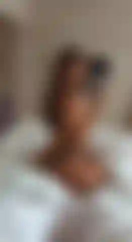 Naned-körper im spiegel.