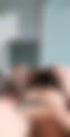 Gebeugt in einem spitzenstring.