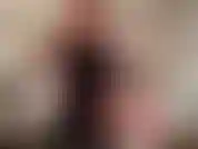 Hallo loser. Ich sehe, du bist gekommen, um dich noch einmal in meiner herrlichkeit zu sonnen. Dieses mal erlaube ich dir zuzusehen, wie ich meinen neuen braunen strap-on-schwanz streichle. Dies ist teil 1 einer 2-teiligen anbetungsserie mit riemen. Ich lasse dir die wahl. Höre nach teil 1 auf zu schauen und fahre fort, deinen erbärmlichen schwanz zu kanten, bis ich dir die erlaubnis gebe, abzuspritzen, oder schaue dir als nächstes teil 2 an und erhalte weitere anweisungen.