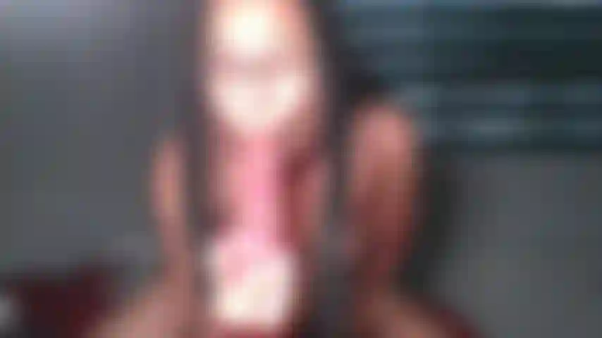 Und lutsche zwei dildos.