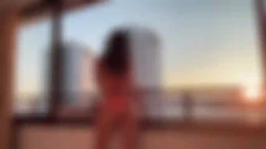 12. Sexy video mit öl am ganzen körper.