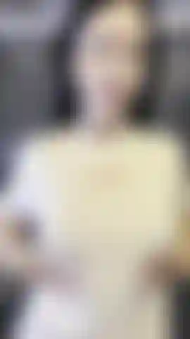 57. Nasses t-shirt in der dusche und kein höschen ;).