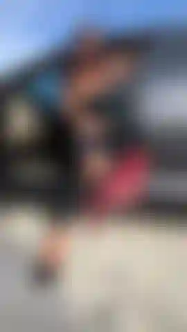 33. Bete meine perfekten füße im auto an, mein guter junge.