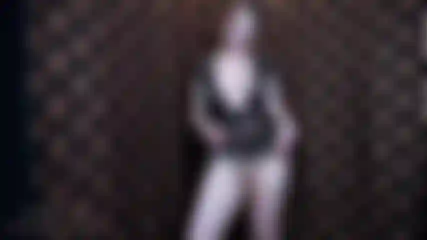 Die dich mit meinem strap-on erniedrigt.