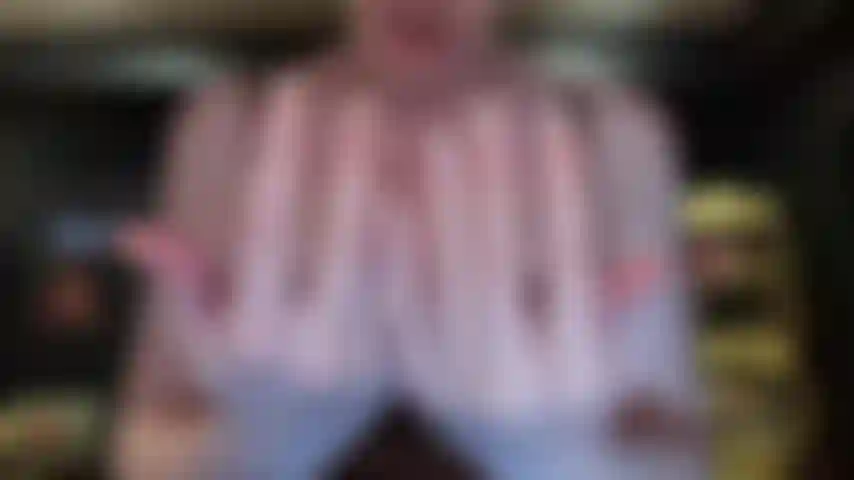 Komm für meine messerscharfen nägel.