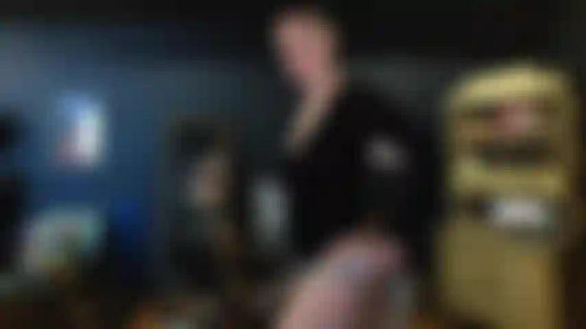 Schwanzlutscherin liebt cei und strapon.