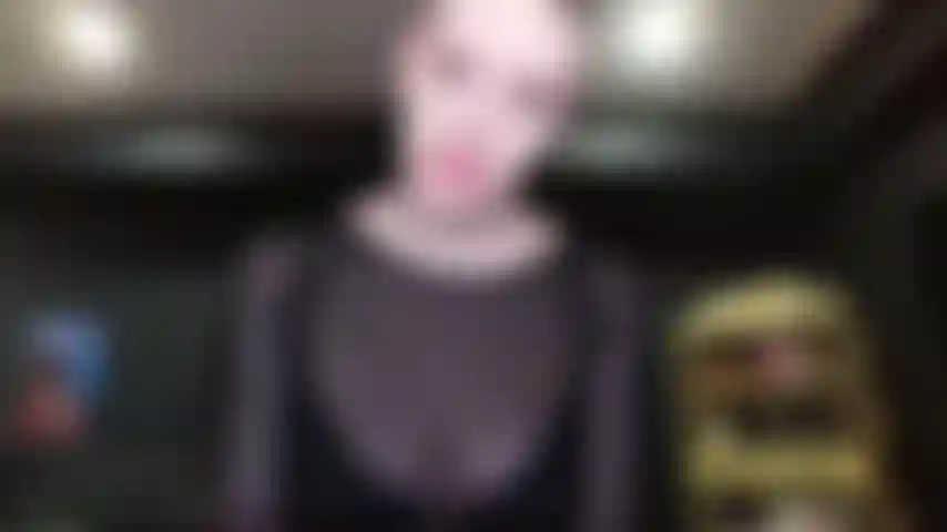 Sei mein aschenbecher.