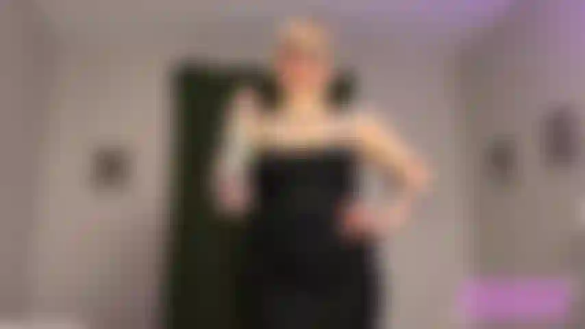 Du bist so tief in deiner goon-spirale versunken, dass du meine muschi nicht einmal sehen musst. Allein die umrisse meiner perfekten muschi machen dich dümmer, als du es dir je vorgestellt hast. Deine augen folgen den falten meines hörchens und wissen, dass meine perfekte muschi dahinter verborgen bleibt. Deine augen müssen nicht sehen, was hinter diesem weichen stoff liegt, denn ein beta wie du braucht nur einen einfachen umriss. Du denkst an die echten männer, die mir freude bereitet haben, die meinen kamelzeh und mehr gesehen haben, wann immer sie wollten... Aber du – du musst dafür bezahlen. Wie traurig. Wie perfekt.