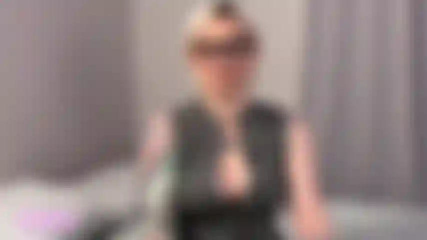 Dieser clip ist nicht nur eine phase wie der no nut november. Das ist ein neuer lebensstil für dich. Nie wieder abzuspritzen erfüllt jede fantasie, die du je hattest. Du darfst 24/7 in diesem unterwürfigkeits-zustand bleiben – jedes mal tiefer und tiefer versinkend, wenn du dich selbst befriedigst und keine erlösung bekommst. Früher hast du geweint, wenn du deine verlierer-ladung nicht loswerden konntest. Jetzt weinst du, wenn du aus versehen spritzt! Schau, was für ein wichssüchtiger du bist. Nie wieder abspritzen – das ist deine neue verdammte normalität.