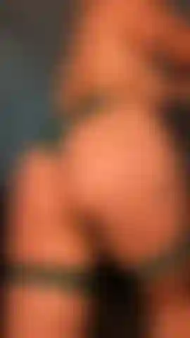 Booty booty booty! Worship my perfect ass!