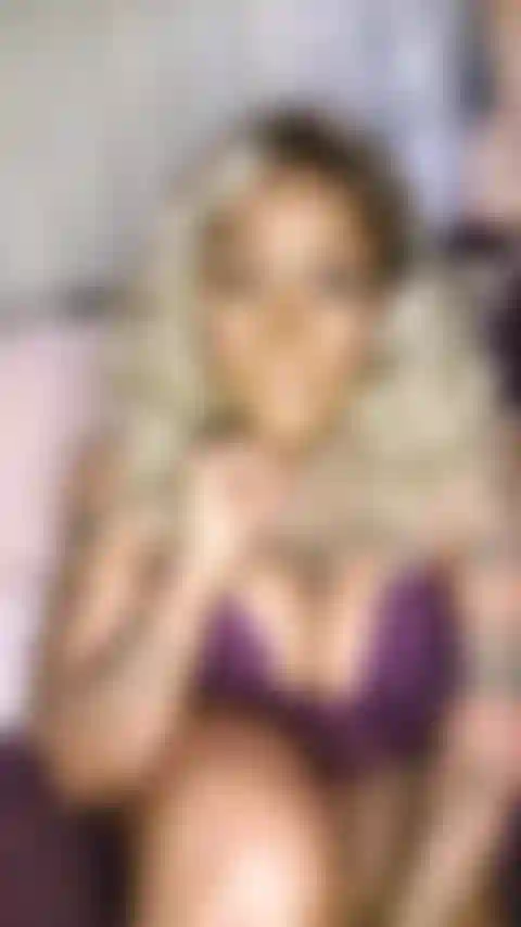 Du verwöhnst mich, ich vergnüge dich, mein glück ist alles was zählt.