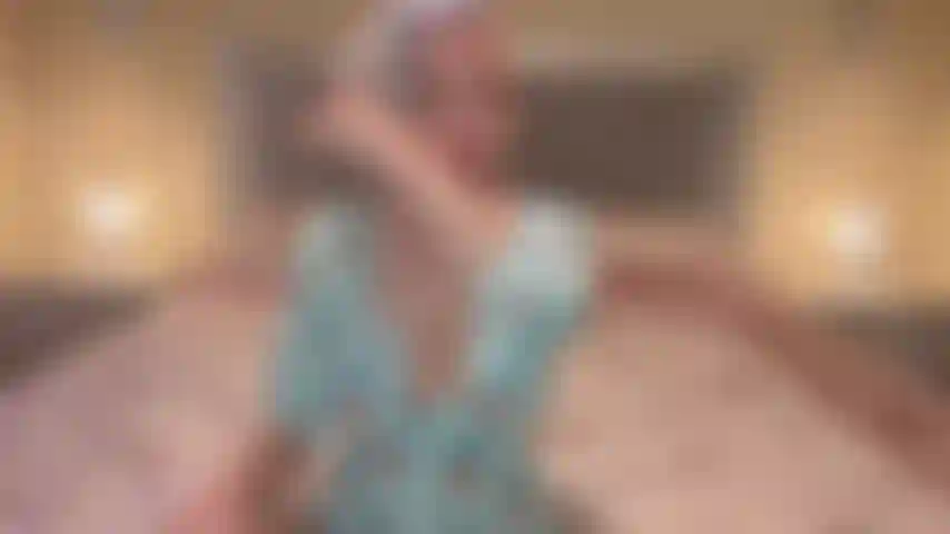 Sph, während ich meinen eiscreme-pyjama trage.