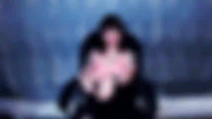 Eine göttin der arschanbetung und ganzkörper-tease, nylons und mehr!