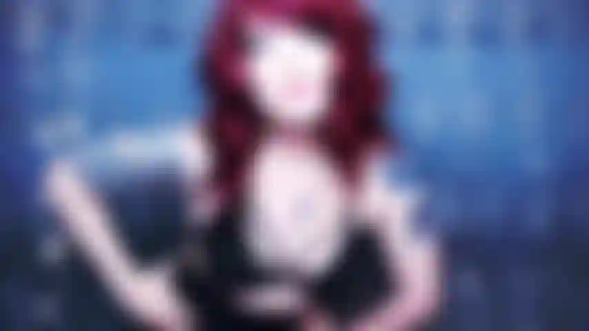 Heiße hausfrau trainiert dummen welpen.