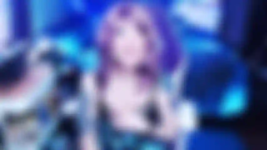 Göttin knallt dir in den arsch - sissy-training mit strap-on.