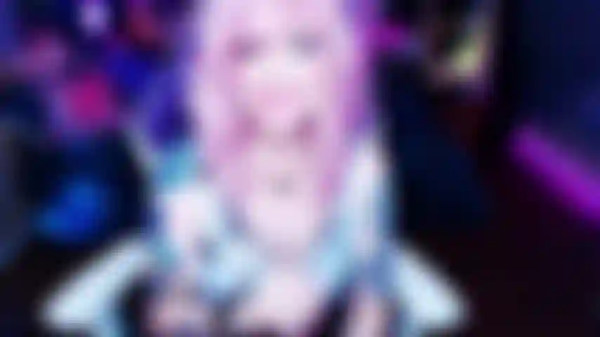 Die göttin spritzt immer wieder.