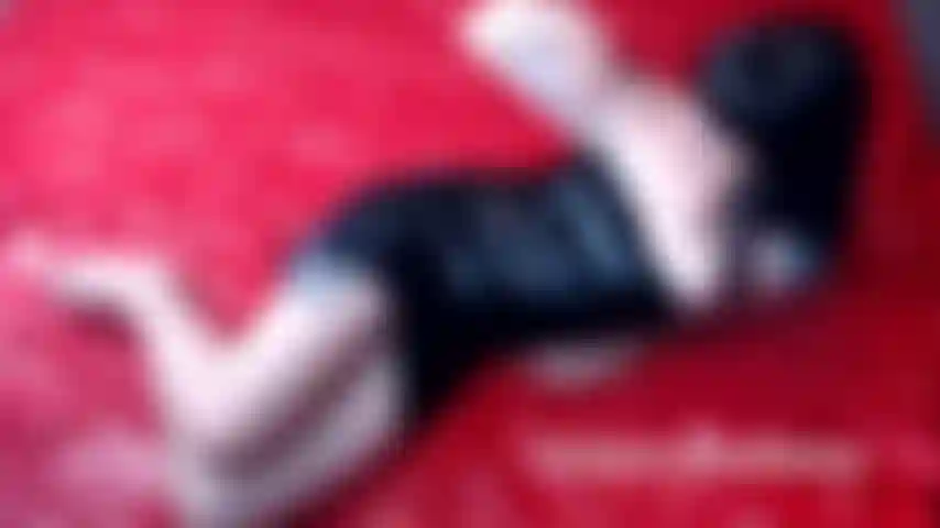 Latexabreibung mit fotzenspiel.