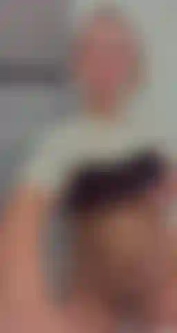 Ich liebe es, meine großen titten und meinen fetten arsch zu zeigen.