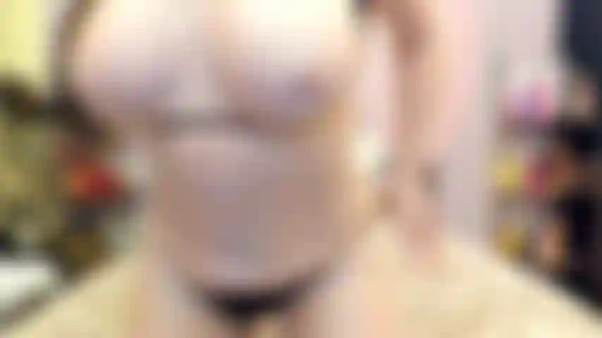 ( Gs.368) GoldieStar tritt in einer goldshow auf. Rollenspiel (alle männer im raum beim namen nennen...) 10:01 Minuten. Schwarzer bh. Höschen, große titten, behaarte muschi, interaktives analspielzeug mit licht, squirting, alle weißen dildos (05.12.2021).