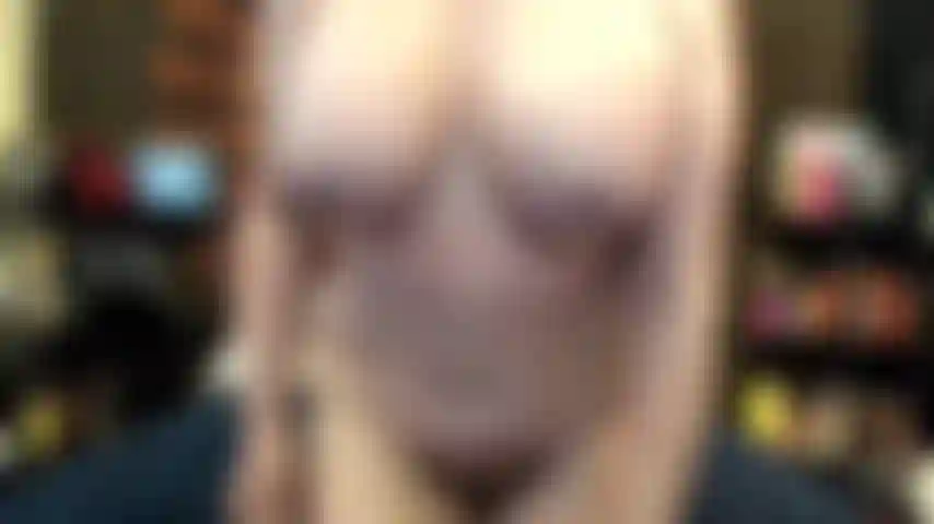 ( Gs.778) GoldieStar tritt in der goldshow auf – 8:59 minuten. Große titten, haarige muschi, gilf, großer arsch, spritzt barfuß, gespreizte muschi, anal, doppelpenetration, ganz weiße dildos (11.10.2022).