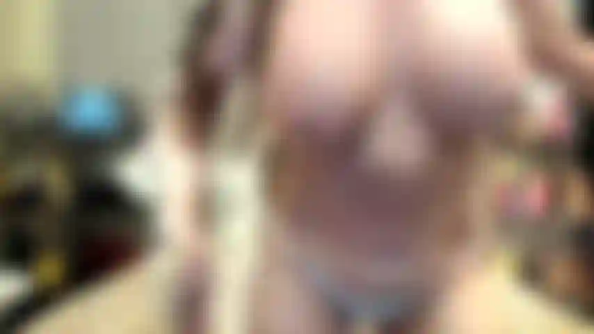 ( Gs.735) GoldieStar tritt in einer goldshow auf – 11 minuten. Gilf, behaarte muschi, squirting, große titten, großer arsch, nackte füße, anal, dp, alle weißen dildos (25.08.2022).