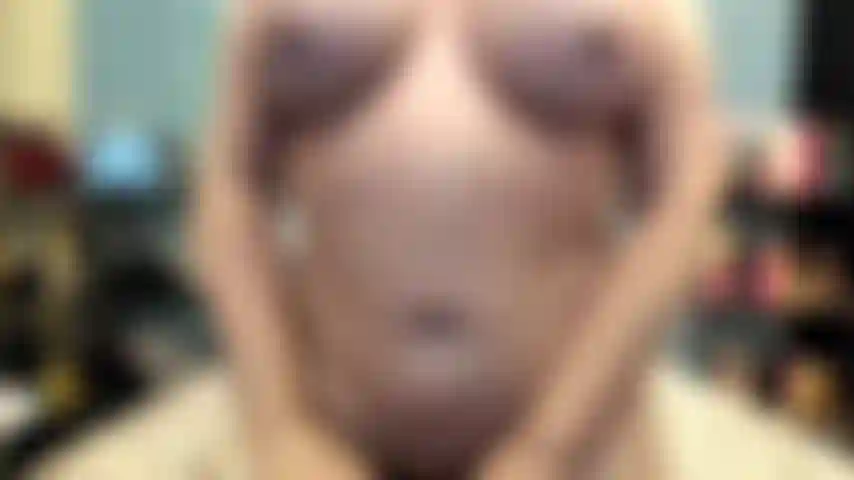 ( Gs.694) GoldieStar tritt in der goldshow auf – 8 minuten. Große titten, vergoldet, haarige muschi, großer arsch, schwarze strümpfe, spritzend, anal (10.08.2022).