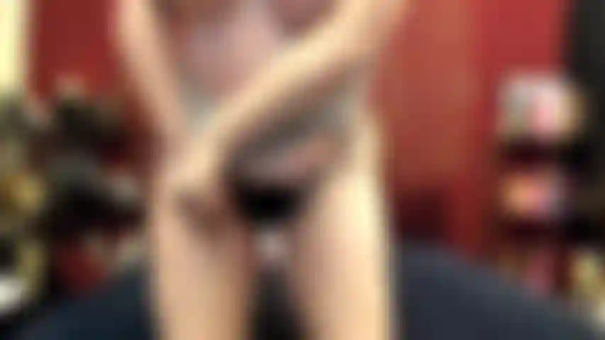 ( Gs.561) GoldieStar tritt in einer goldshow auf – 9:59 minuten. Gilf, rote plateau-high-heels, große titten, behaarte muschi, squirting, anal, dp, ganz weiße dildos (14.05.2022).