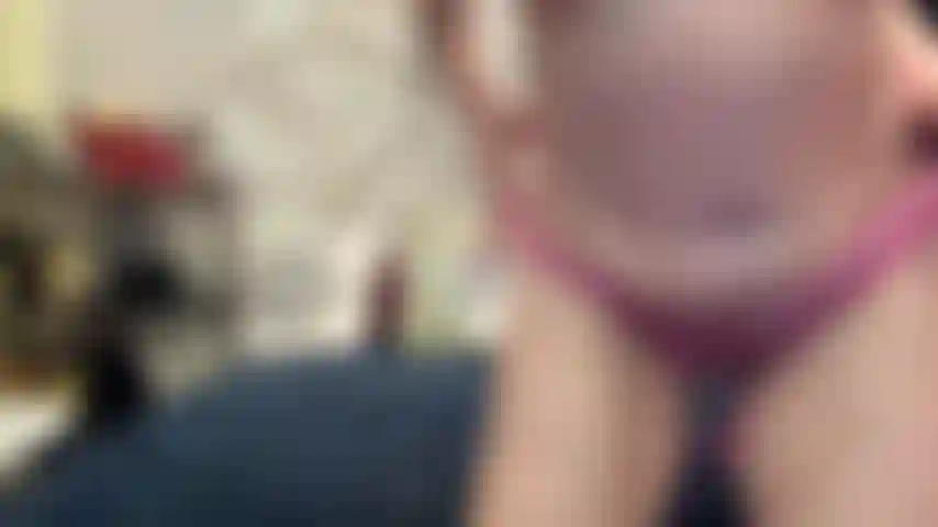 ( Gs.445) GoldieStar tritt in einer goldshow auf. Rollenspiel (alle im raum beim namen rufen...) 8:59 Minuten. Gilf, interaktives spielzeug, rote high heels, öl, großer rosa dildo, großer durchsichtiger gelee-dildo, anal, dp (20.01.2022).