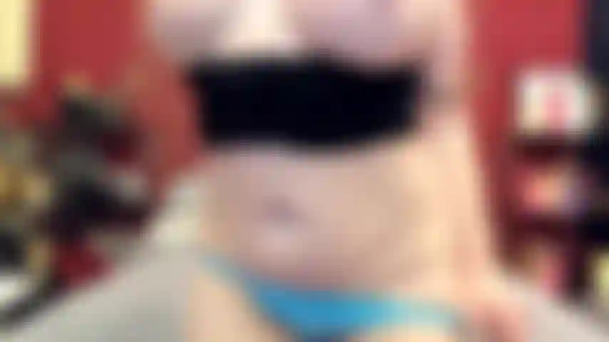 ( Gs.565) GoldieStar tritt in der goldshow auf – 9 minuten. Große titten, vergoldet, haarige muschi, barfuß, spritzend, anal, dp (15.05.2022).