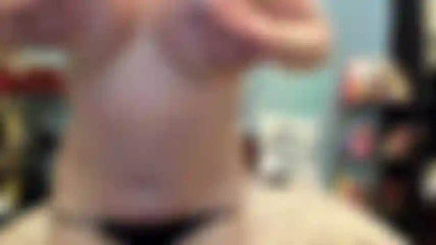 ( Gs.473) GoldieStar tritt in der goldshow auf. Rollenspiel (alle im raum beim namen nennen...) 15:01 Protokoll. Große titten, vergoldet, haarige muschi, spritzen, nackte füße, leuchtendes interaktives spielzeug, anal, doppelpenetration, öl, cremiges sperma (19.02.2022).