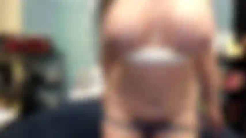 ( Gs477) GoldieStar tritt in einer goldshow auf. Rollenspiel (alle im raum beim namen rufen...) 8:55 Minuten. Gilf, große titten, squirting, nackte füße, öl, anal, dp, alle weißen dildos (19.02.2022).