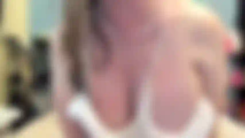 ( Gs.611) GoldieStar tritt in der goldshow auf – 11:01 minuten. Große titten, gilf, haarige muschi, nackte füße, spritzen, großer arsch, saugen, interaktives spielzeug, anal, doppelpenetration, ganz weiße dildos (10.06.2022).