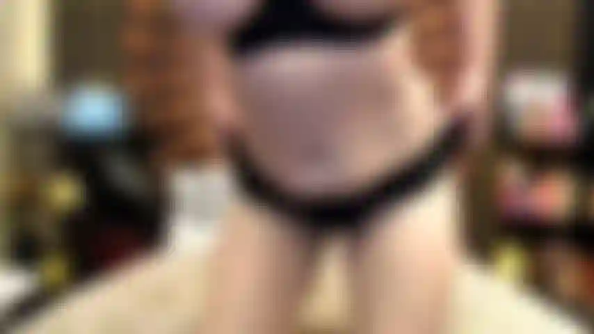 ( Gs.740) GoldieStar tritt in einer goldshow auf – 9 minuten. Schwarze high heels mit stöckelschuhen, gilf, große titten, behaarte muschi, squirting, anal, dp (27.08.2022).