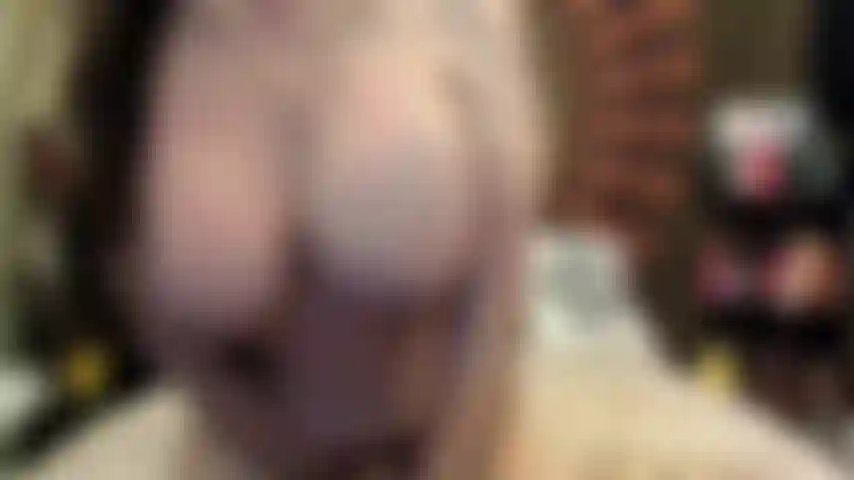 ( Gs.770) GoldieStar tritt in einer goldshow auf – 10 minuten. Große titten, interaktives spielzeug, nackte füße, squirting, großer arsch, gilf, behaarte muschi, anal, dp, alle weißen dildos (10.05.2022).