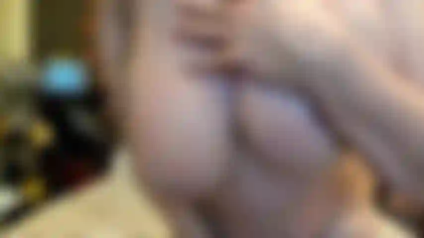 ( Gs.576) GoldieStar tritt in einer goldshow auf – 10 minuten. Große titten, gilf, squirting, behaarte muschi, nackte füße, reiten, fußspiele, anal, dp, alle weißen dildos (27.08.2022).