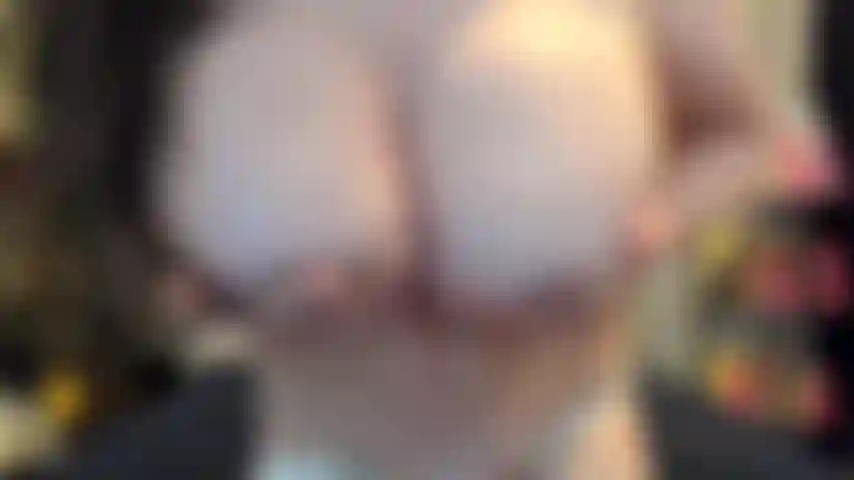 ( Gs.885) GoldieStar tritt in der goldshow auf – 11 minuten. Große titten, großer arsch, vergoldet, haarige muschi, spritzend, barfuß, anal (08.01.2023).