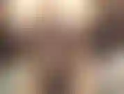 (21) GoldieStar fickt ihre enge muschi mit einem lila dildo und spielt mit den nippeln.