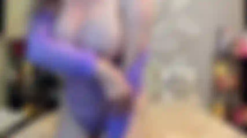 ( Gs.824) GoldieStar tritt in einer goldshow auf – 10 minuten. Großer arsch, große titten, gilf, behaarte muschi, interaktives spielzeug, squirting, nackte füße, anal, dp, cremiges sperma, ganz weiße dildos (27.11.2022).