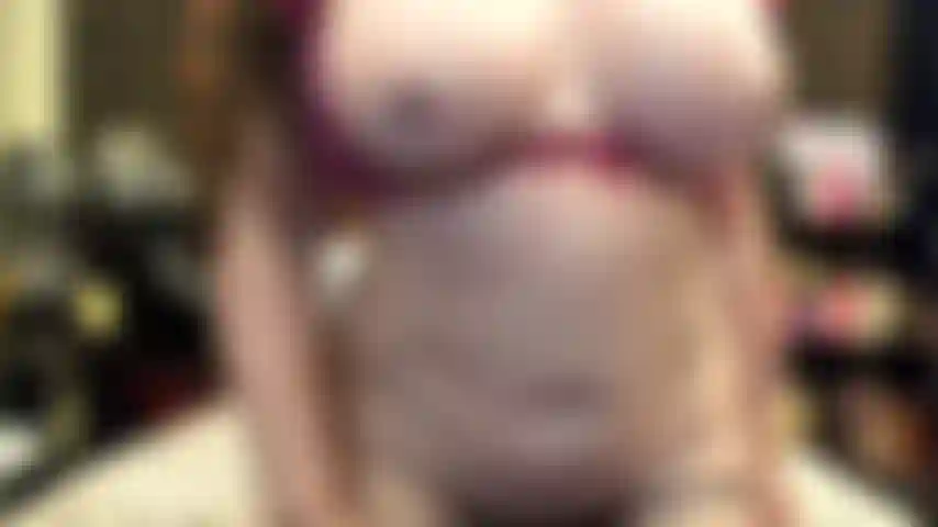 ( Gs.743) GoldieStar tritt in der goldshow auf – 10:59 minuten. Große titten, vergoldet, silberne high heels, haarige muschi, spritzend, anal, dp (05.09.2022).