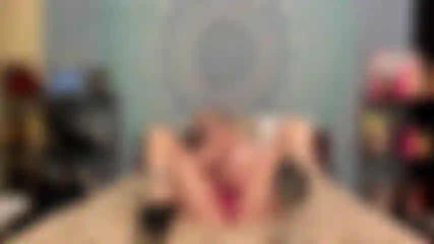 ( Gs.675) GoldieStar tritt in der goldshow auf – 8:02 minuten. Schwarze high heels, große titten, gilf, haarige muschi, spritzen, anal, doppelpenetration, ganz weiße dildos (29.07.2022).