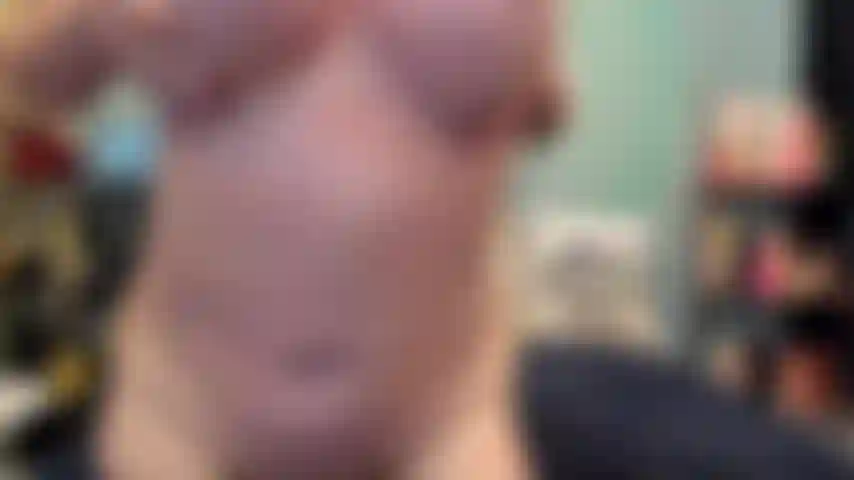 ( Gs.684) GoldieStar tritt in einer goldshow auf – 8:59 minuten. Gilf, große titten, großer arsch, nackte füße, squirting, großer rosa dildo, haarige muschi, anal, dp (04.08.2022).