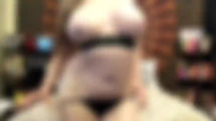 ( Gs.775) GoldieStar tritt in der goldshow auf – 9:58 minuten. Große titten, großer arsch, haarige muschi, großer rosa dildo, anal, spritzen, nackte füße, doppelpenetration (08.10.2022).