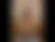 (70) GoldieStar. In dieser diashow-fotoserienserie zeige ich, wie mama sich auf dem küchentisch mit einem schwarzen torpedodildo in schwarzen riemchen-high-heels in den arsch fickt.