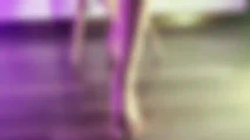 Lassen sie sich von meinem heißen körper verführen.