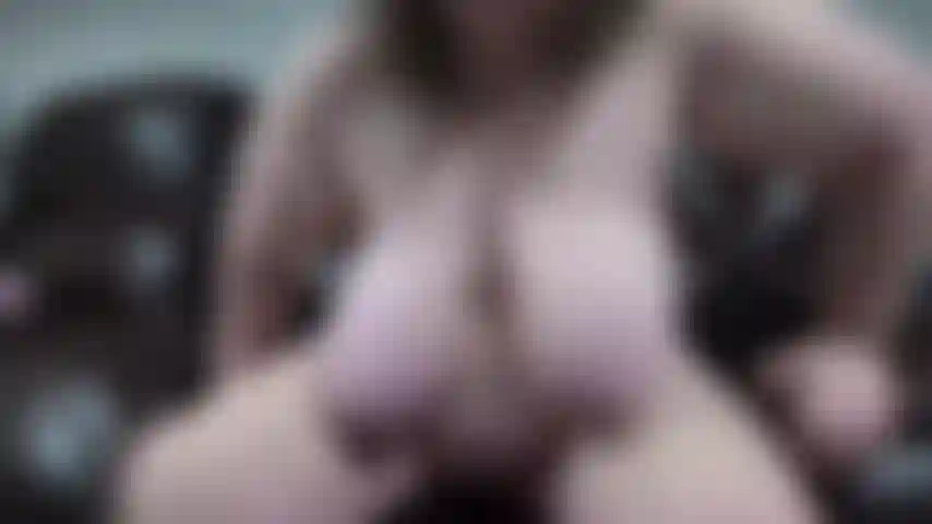 Ich reite auf einem 18 cm dildo.