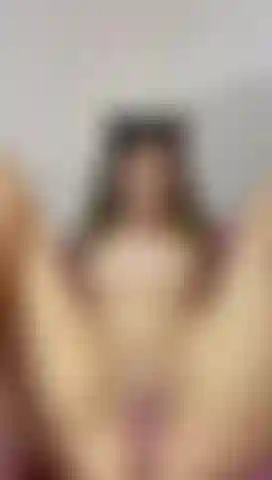 sexy kitty fingering wet pussy