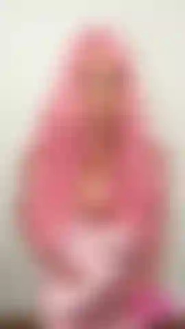 Pinke sissy-schlampe! Wenn du femdom und strapon-fetisch magst, wirst du mich darin lieben.